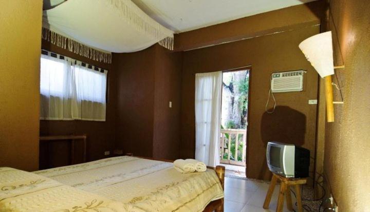 Hannah Hotel Balabag  Екстериор снимка